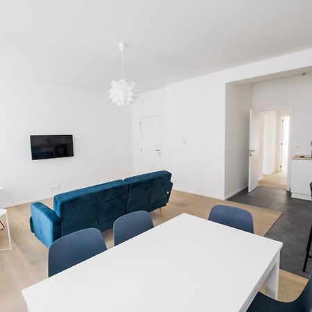 Travelease - Midi Bed & Breakfast Anderlecht Bagian luar foto
