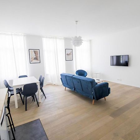 Travelease - Midi Bed & Breakfast Anderlecht Bagian luar foto