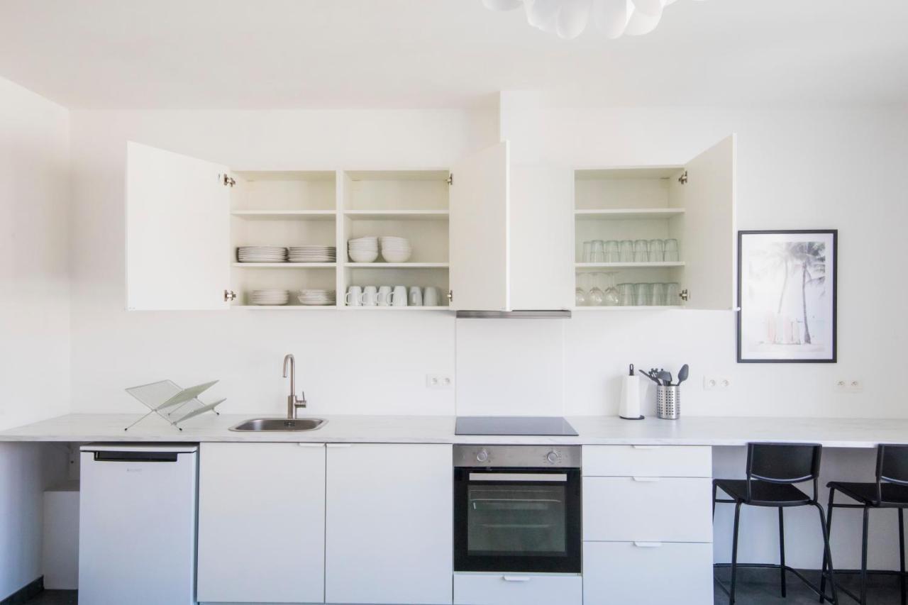 Travelease - Midi Bed & Breakfast Anderlecht Bagian luar foto