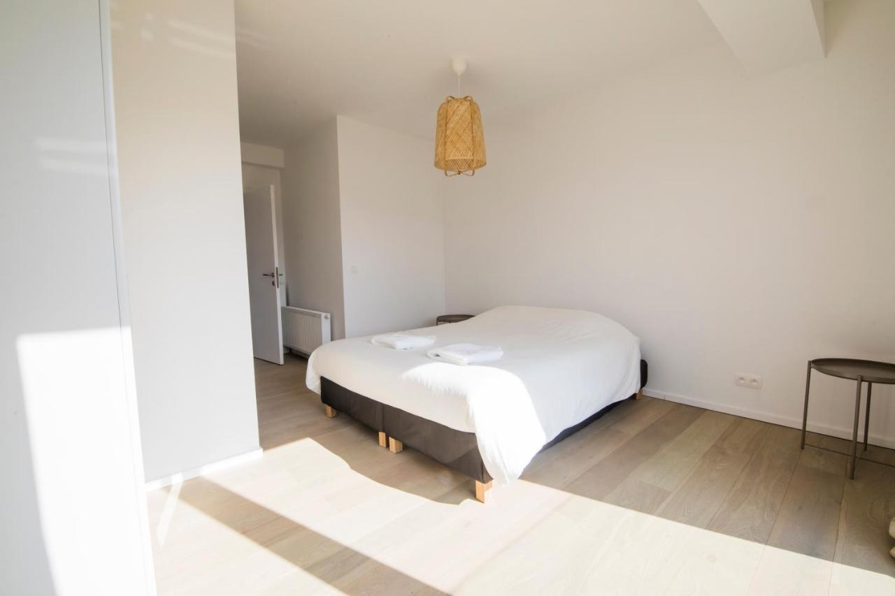 Travelease - Midi Bed & Breakfast Anderlecht Bagian luar foto
