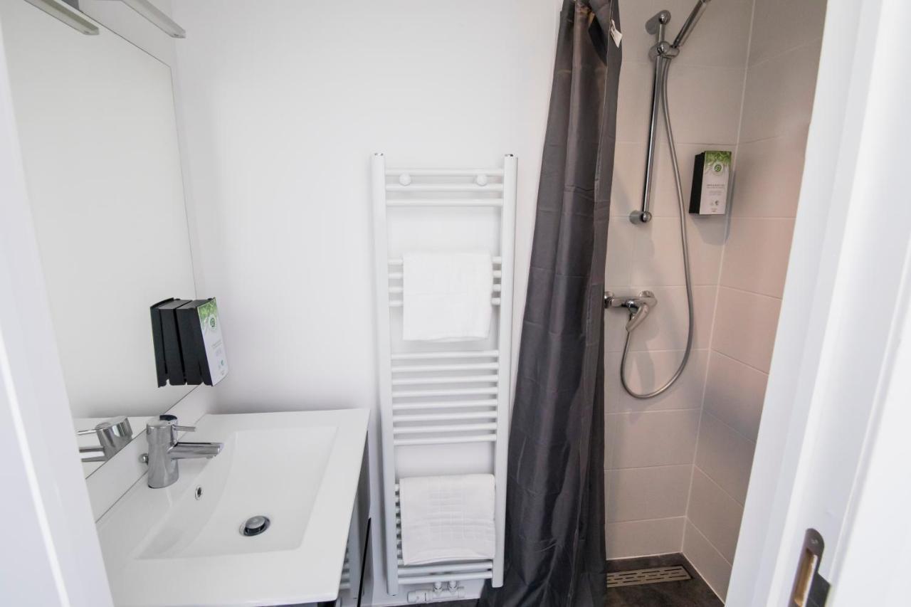 Travelease - Midi Bed & Breakfast Anderlecht Bagian luar foto