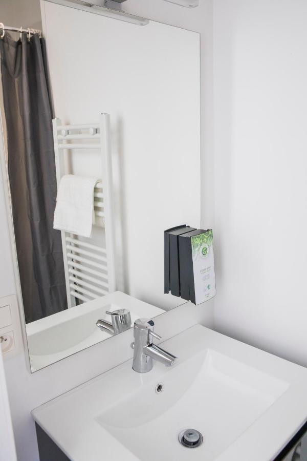 Travelease - Midi Bed & Breakfast Anderlecht Bagian luar foto