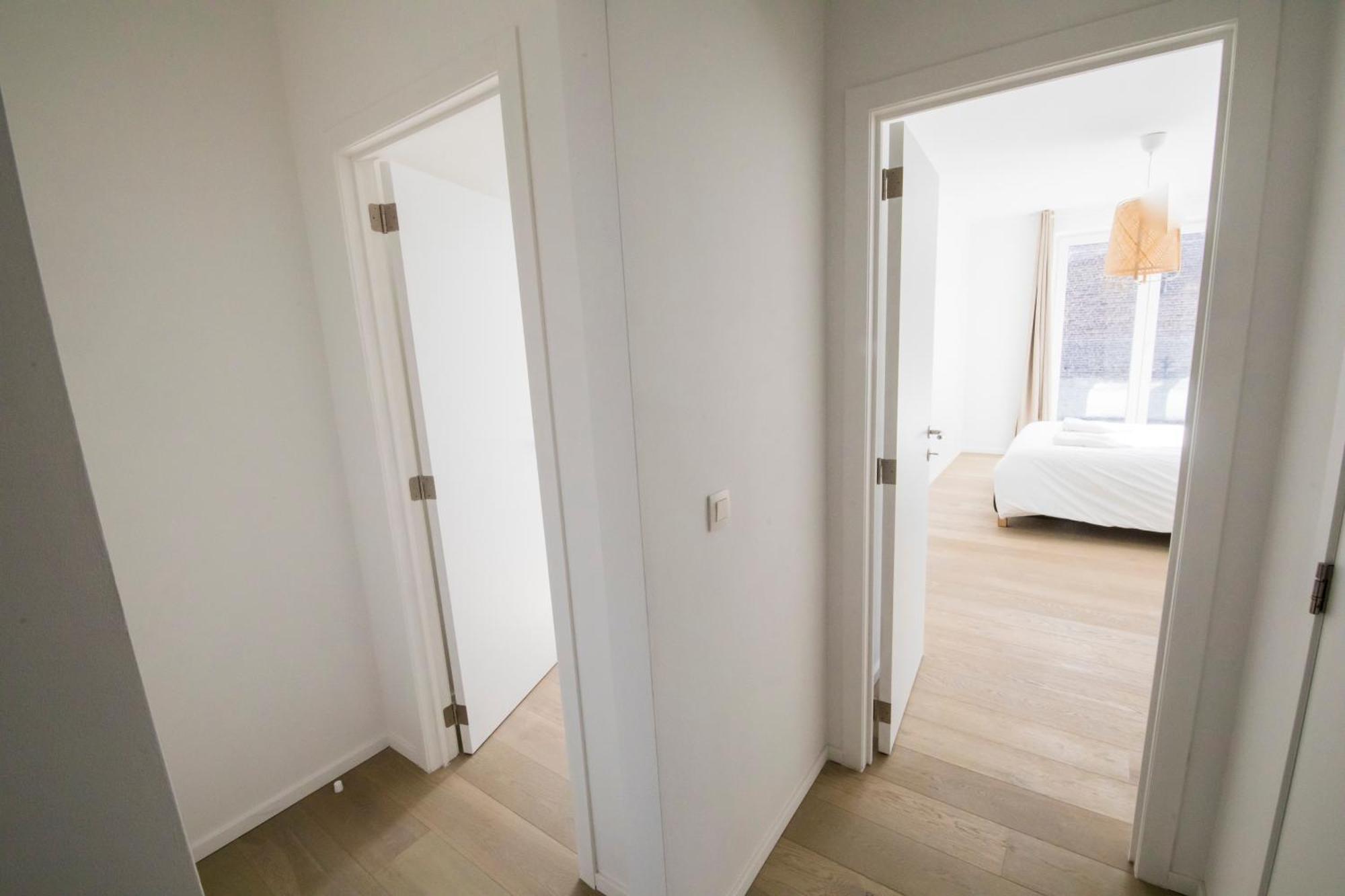 Travelease - Midi Bed & Breakfast Anderlecht Bagian luar foto