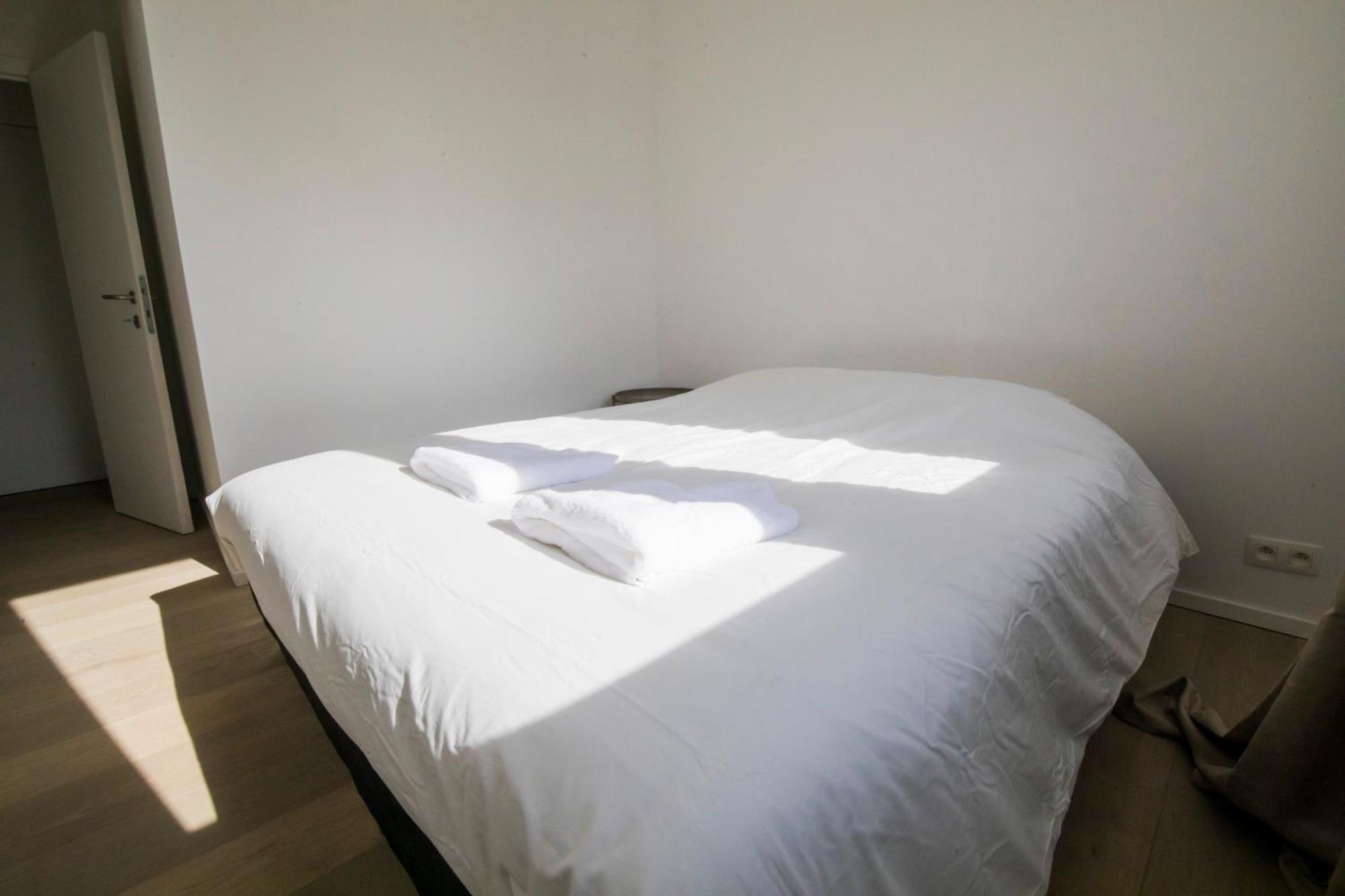 Travelease - Midi Bed & Breakfast Anderlecht Bagian luar foto