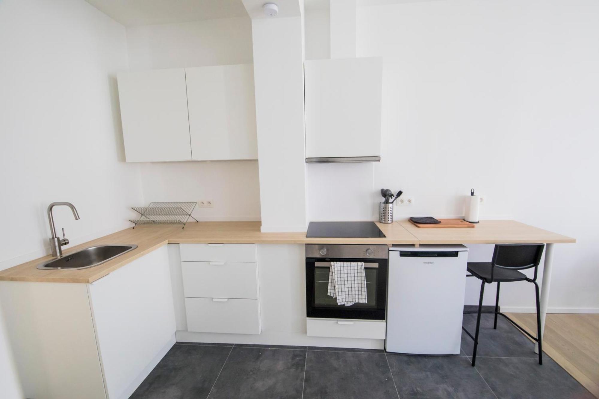 Travelease - Midi Bed & Breakfast Anderlecht Bagian luar foto