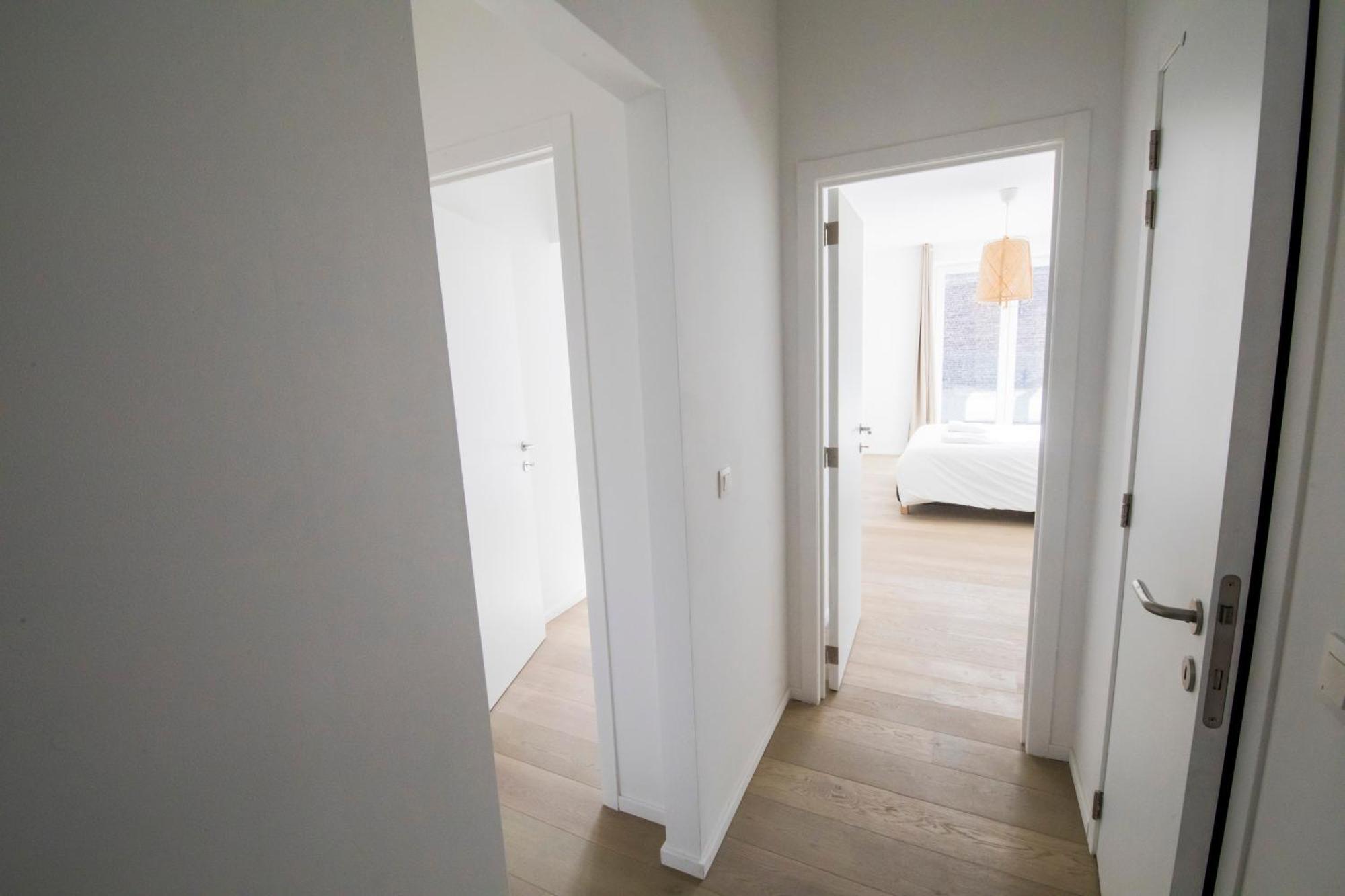 Travelease - Midi Bed & Breakfast Anderlecht Bagian luar foto