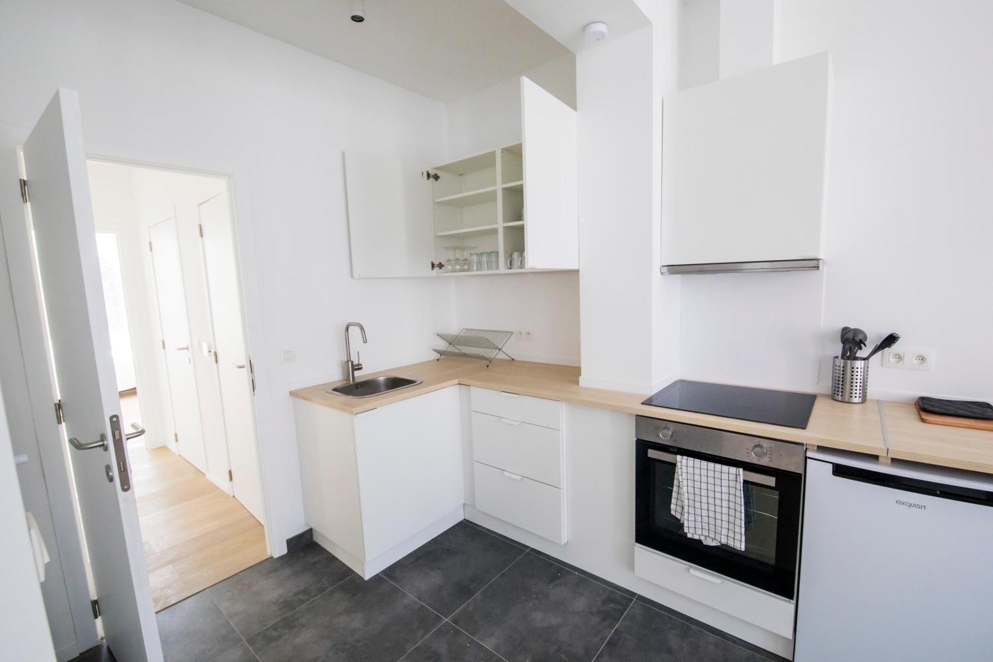Travelease - Midi Bed & Breakfast Anderlecht Bagian luar foto