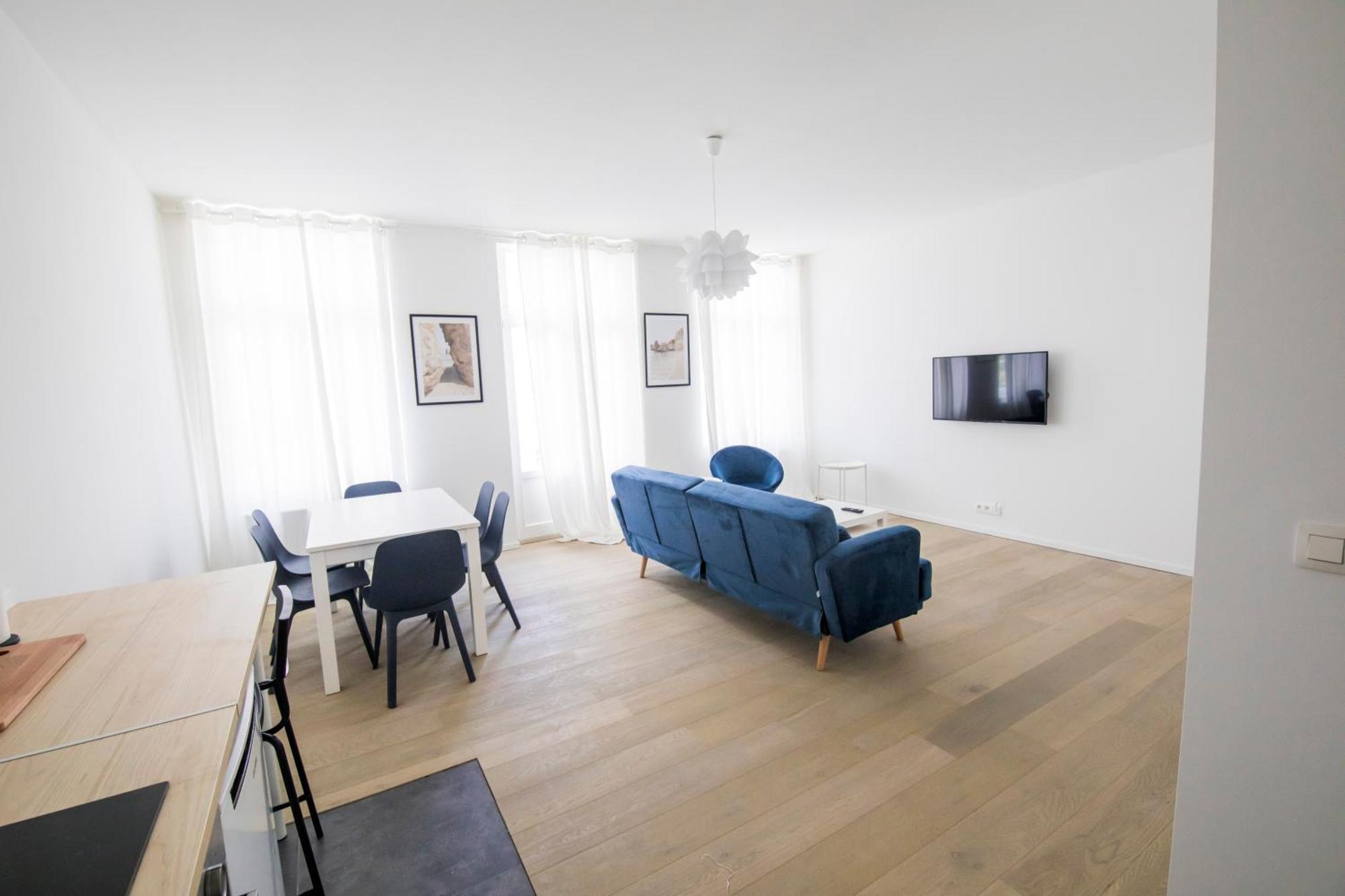 Travelease - Midi Bed & Breakfast Anderlecht Bagian luar foto
