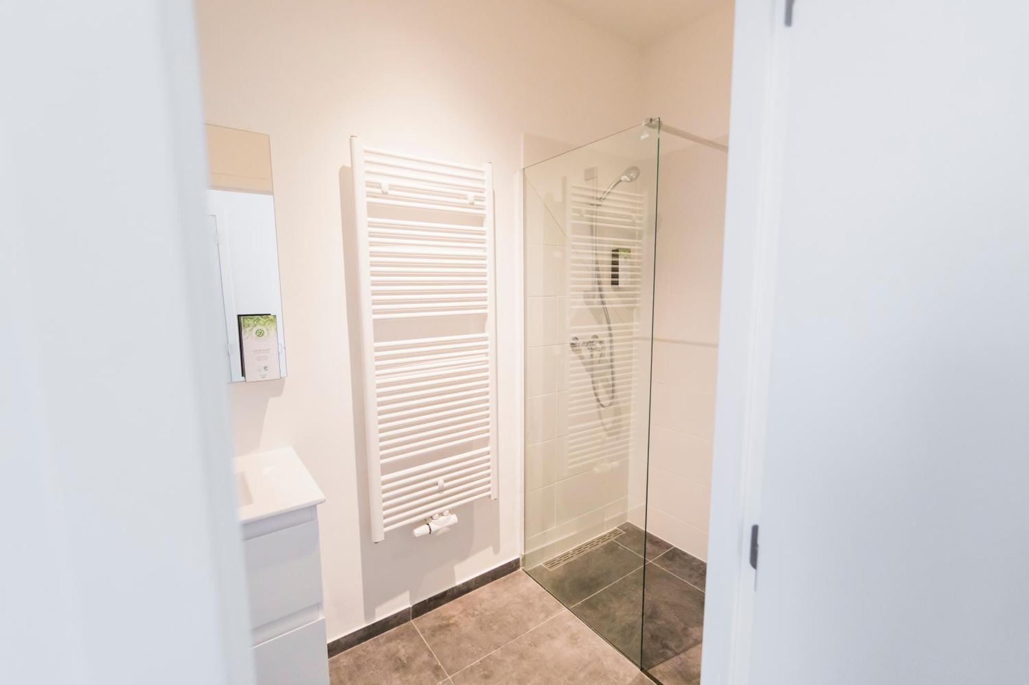 Travelease - Midi Bed & Breakfast Anderlecht Bagian luar foto
